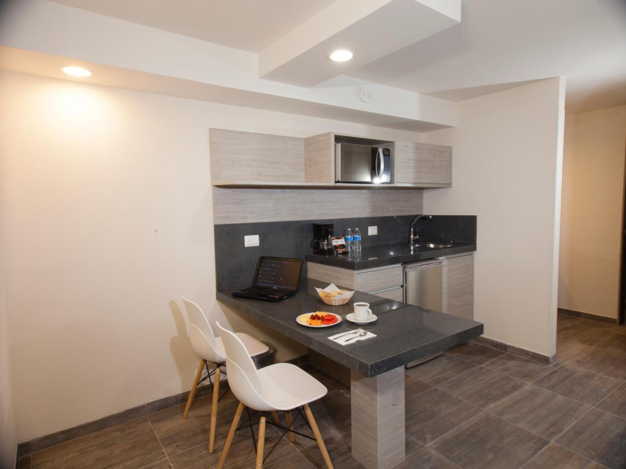 Kasa Hotel & Suites إيرابواتو المظهر الخارجي الصورة